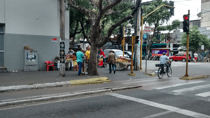 banca em frente bancos