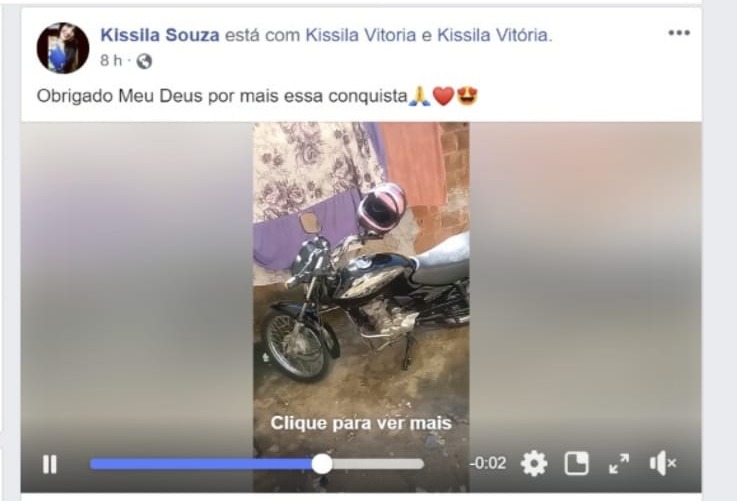 kissila posta motocicleta nas redes sociais