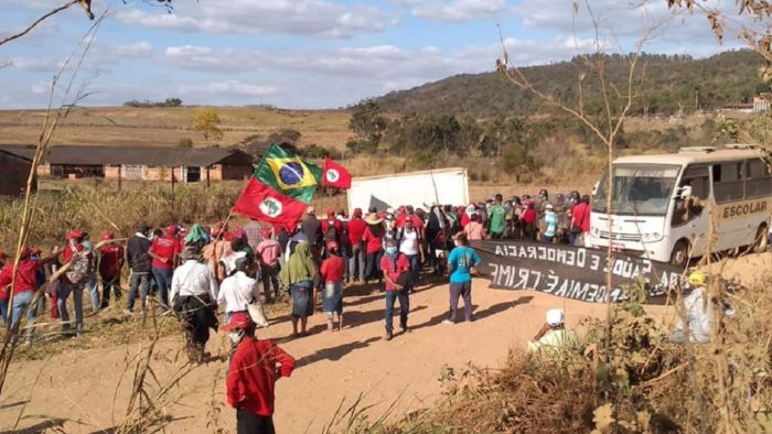 famílias do assentamento quilombo campo do meio estão sendo despejadas pelo governo de minas