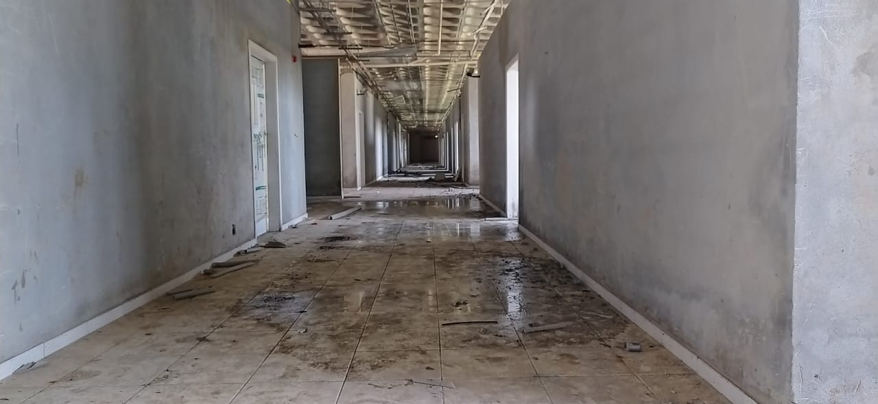 ocupação do hospital regional em gv mostra abandono da obra