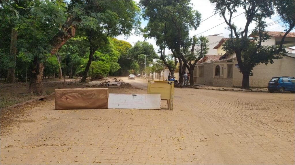 Confira fotos após terceira maior enchente de Valadares