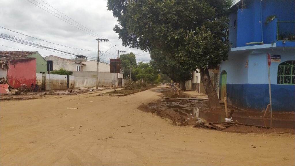 Confira fotos após terceira maior enchente de Valadares