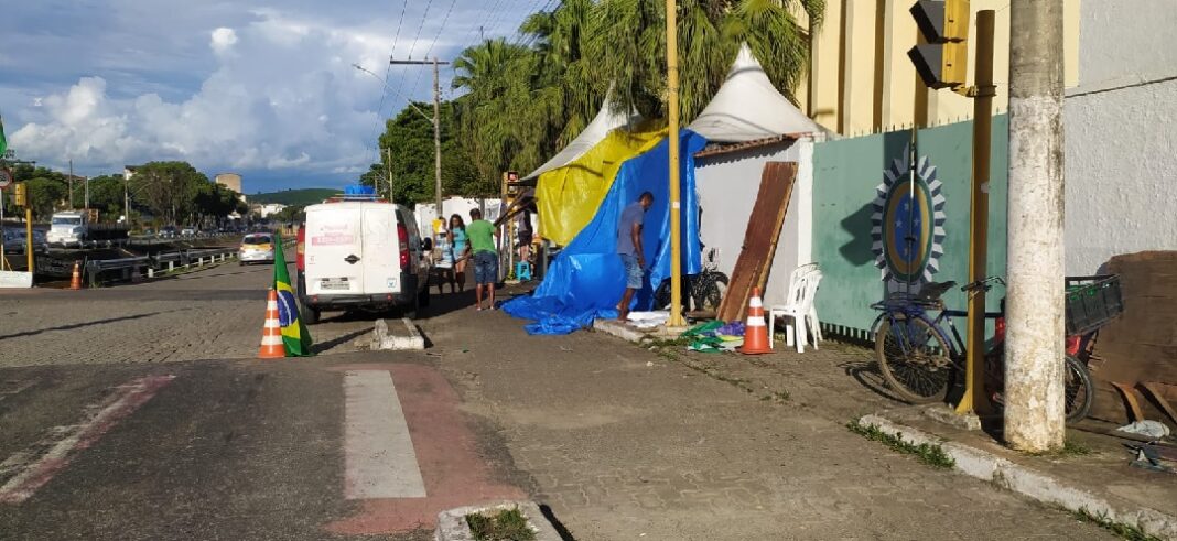 fim do acampamento golpista em valadares