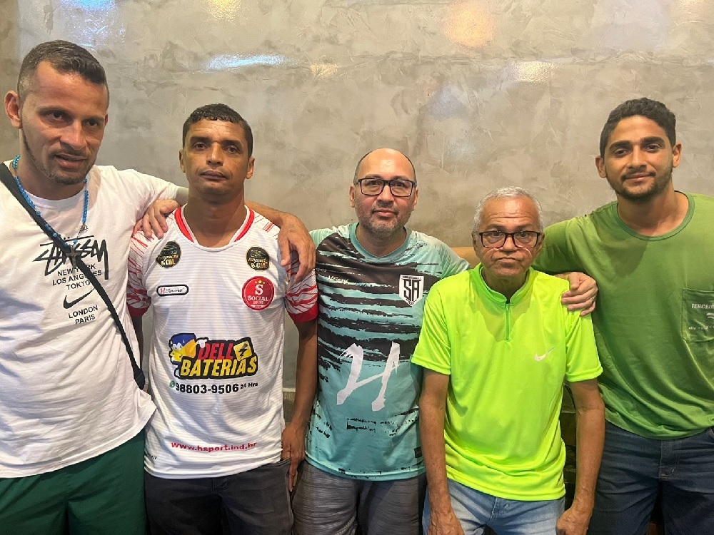 Escolinha de futebol busca apoio para jogo contra América S15 - O Olhar