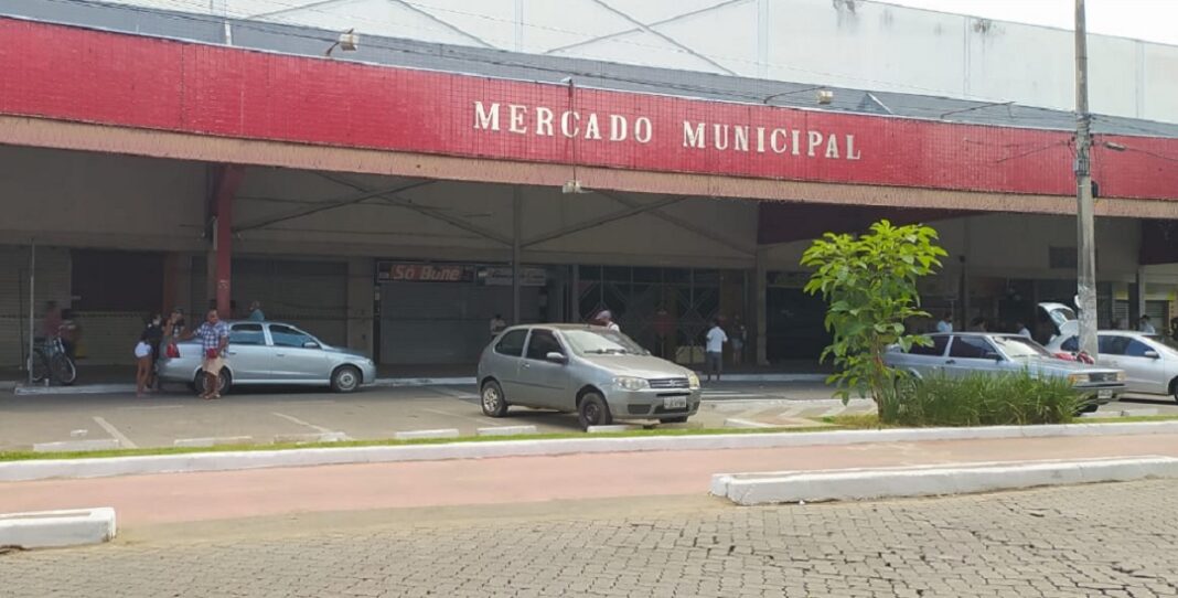 Mercado Municipal de Valadares diploma brigadistas de incêndio