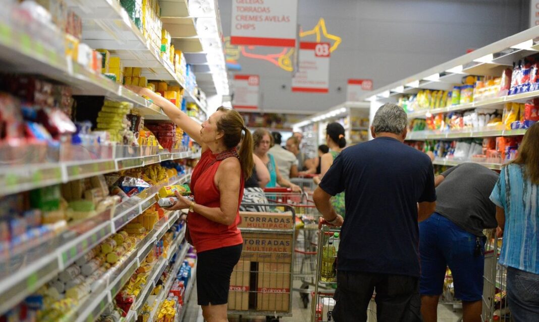 Quase 99% dos alimentos ultraprocessados têm ingredientes nocivos