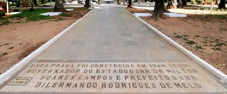 Praça Serra Lima: prefeitura destrói parte da memória de Valadares