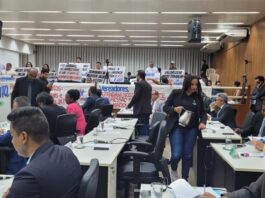 Prefeito de Valadares concede menos de um terço do reajuste salarial pedido por servidores