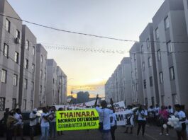 Manifestação em Valadares pede justiça para Thainara Vitória