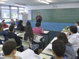 Câmara aprova proposta que proíbe escolas de recusar matrículas