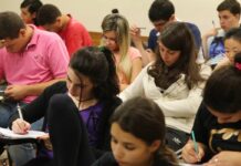 Inscrições para concorrer às bolsas do Prouni vão até sexta-feira Inscrições para concorrer às bolsas do Prouni vão até sexta-feira