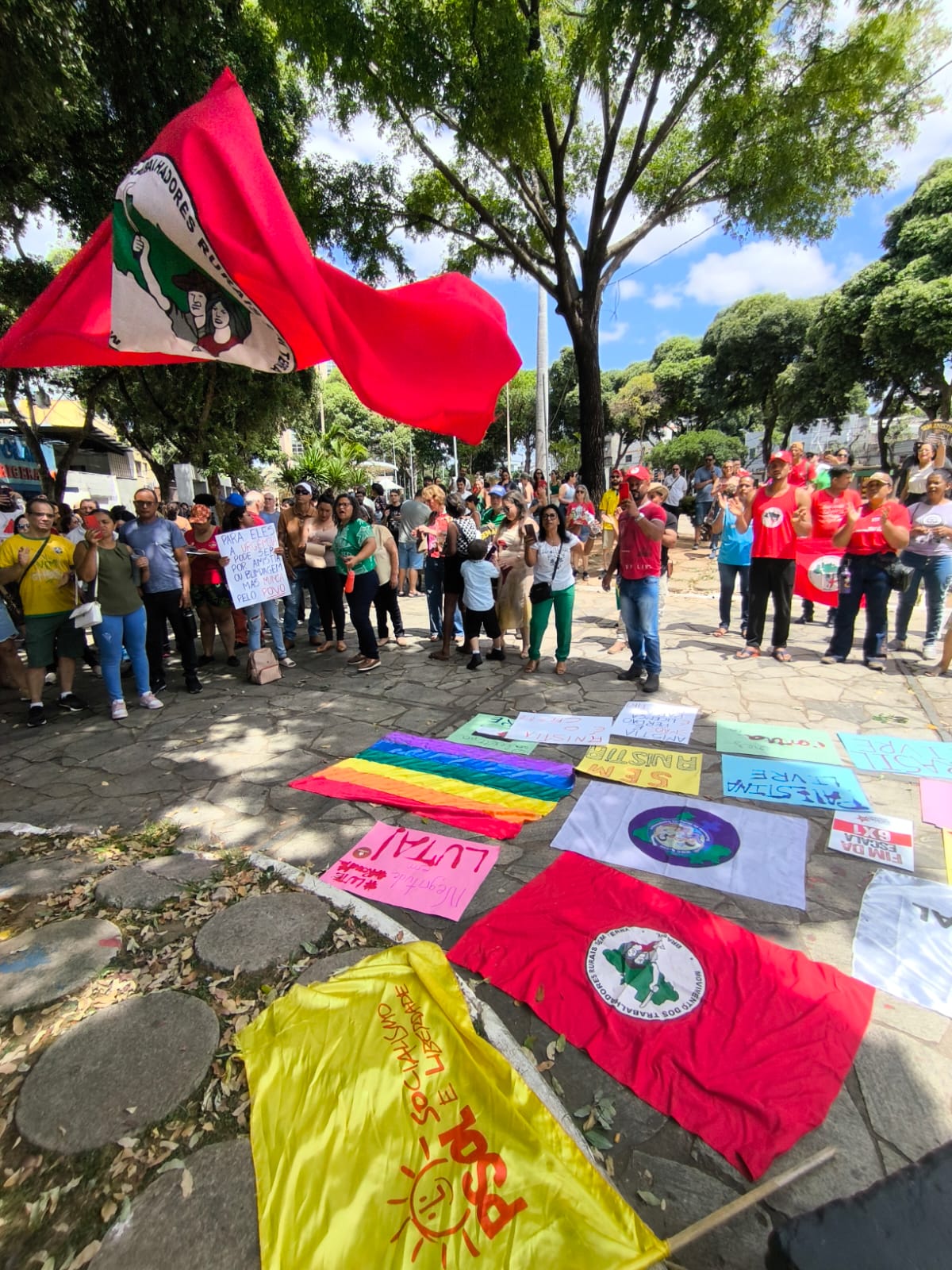 Manifestantes protestam em Valadares contra "PEC da Bandidagem" e PL da Anistia