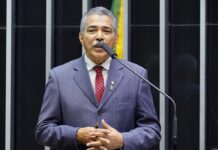 Deputado Leonardo aponta fraude no transporte escolar de Valadares; vereadora Sandra reforça denúncia Deputado Leonardo aponta fraude no transporte escolar de Valadares