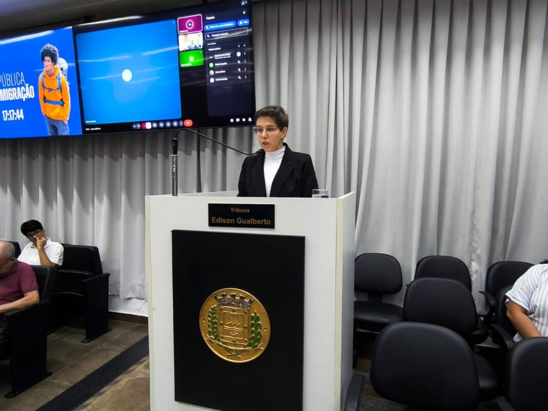 Valadarense presa por 213 dias nos EUA denuncia abusos contra imigrantes