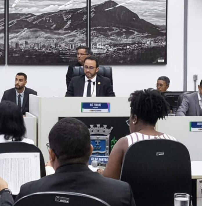 Presidente da Câmara cobra correção de reajuste salarial do prefeito e secretários