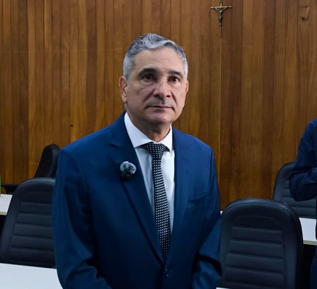 Prefeito Coronel Sandro será ouvido hoje em comissão que apura irregularidades no contrato do transporte escolar