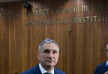 Câmara de Valadares marca para 14 de maio julgamento de prefeito Coronel Sandro Câmara de Valadares marca para 14 de maio julgamento de prefeito Coronel Sandro