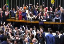 Deputados aprovam fim da escala 6×1 Deputados aprovam em primeiro turno fim da escala 6x1
