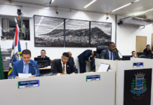 Comissão processante aprova parecer pela cassação do prefeito Coronel Sandro Comissão processante aprova parecer pela cassação do prefeito Coronel Sandro