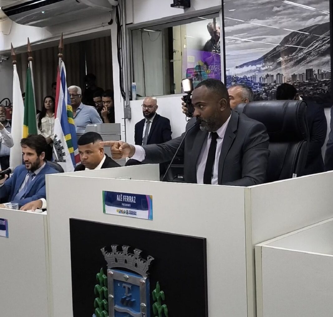 Comissão Processante lê nesta sexta relatório final sobre contrato do transporte escolar em Valadares