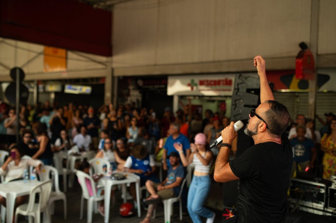 Feijoada une gastronomia e apoio ao Mercado Municipal de Valadares