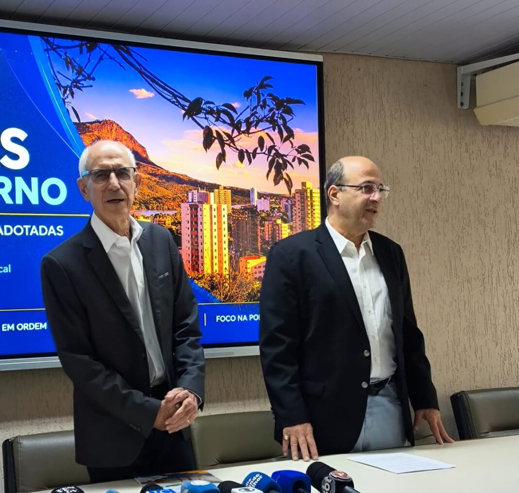 mourão e sabbagh Prefeito Mourão volta atrás e recontrata 441 servidores demitidos
