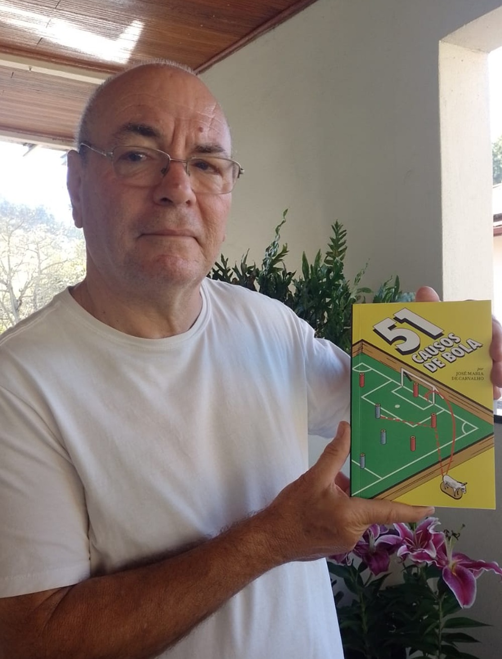 josé maria carvalho Dos balcões do Bemge às páginas dos livros: aos 71 anos, José Maria de Carvalho lança "51 Causos de Bola"