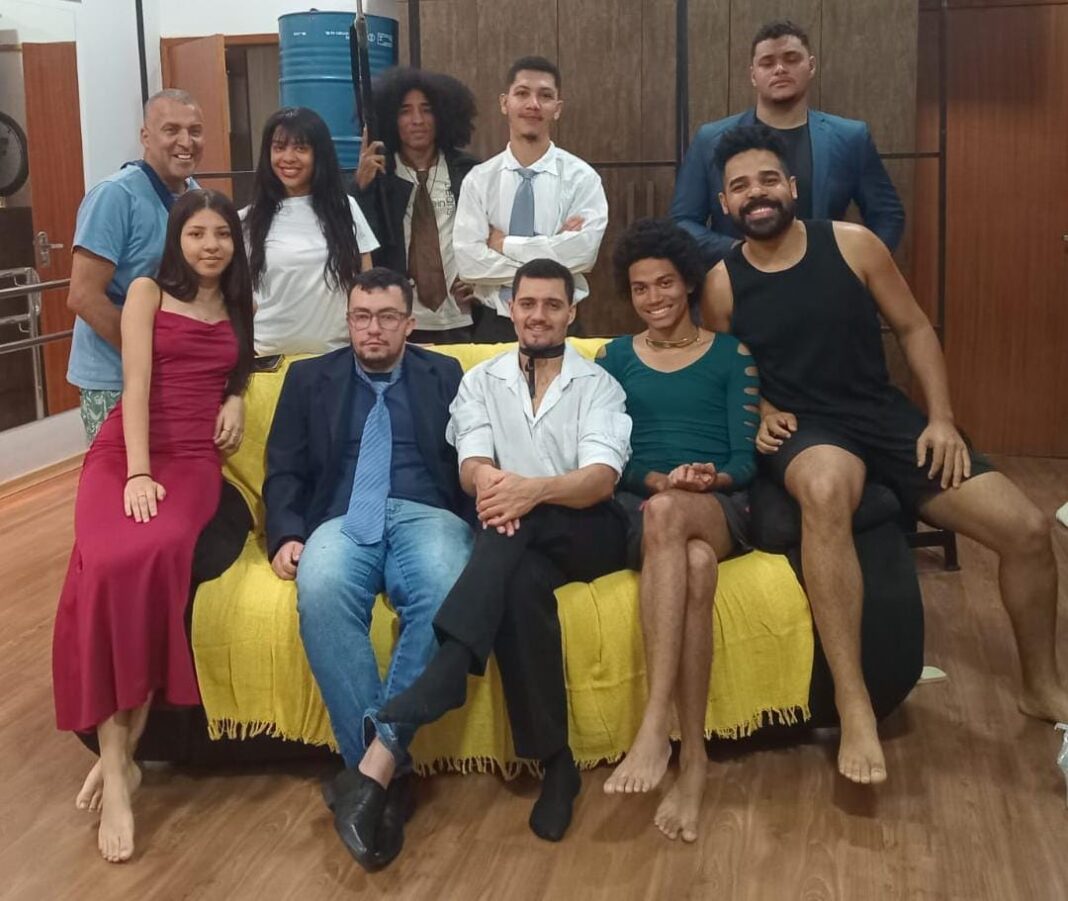 ed mort teatro atiaia Com humor e mistério, Cia. Katarriso apresenta "Ed Mort" no Teatro Atiaia neste fim de semana