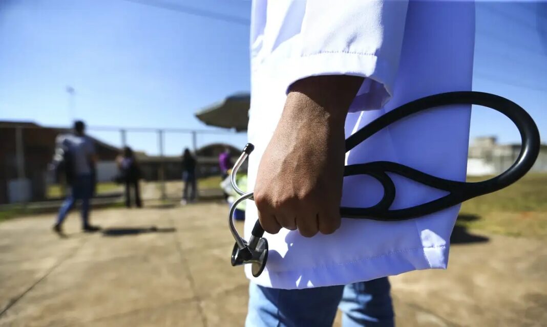 Para exercer a medicina, será preciso passar em exame nacional